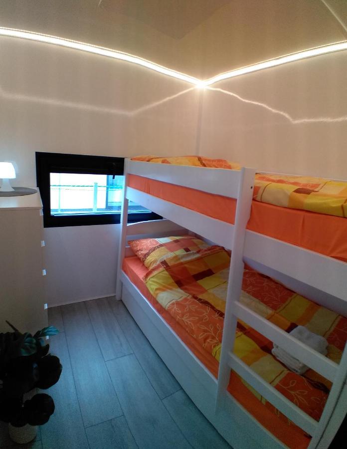 Houseboat Arka 1 - Domki Na Wodzie, Rower Wodny, Wifi, Parking Mielno  Eksteriør bilde